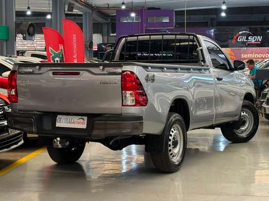 TOYOTA-HILUX-2.8 D-4D TURBO DIESEL CS 4X4 MANUAL TOYOTA-HILUX-2024