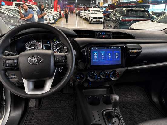 TOYOTA-HILUX-2024