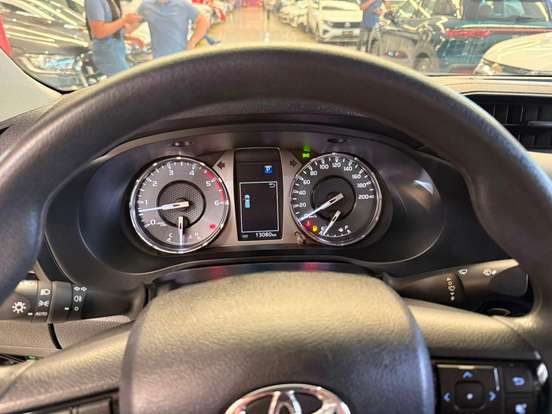 TOYOTA-HILUX-2024
