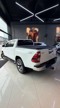 TOYOTA-HILUX-2016