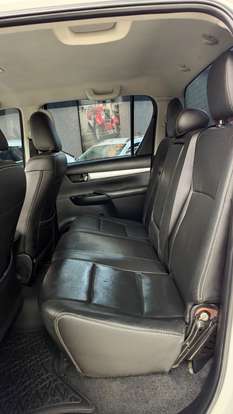TOYOTA-HILUX-2016