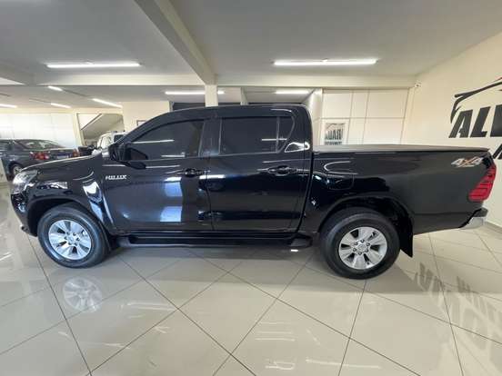 TOYOTA-HILUX-2.8 SRV 4X4 CD 16V DIESEL 4P AUTOMÁTICO TOYOTA-HILUX-2016