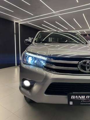 TOYOTA-HILUX-2.8 SRX 4X4 CD 16V DIESEL 4P AUTOMÁTICO TOYOTA-HILUX-2016