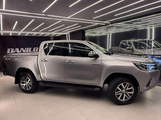 TOYOTA-HILUX-2.8 SRX 4X4 CD 16V DIESEL 4P AUTOMÁTICO TOYOTA-HILUX-2016