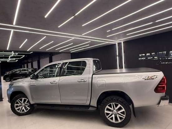 TOYOTA-HILUX-2016