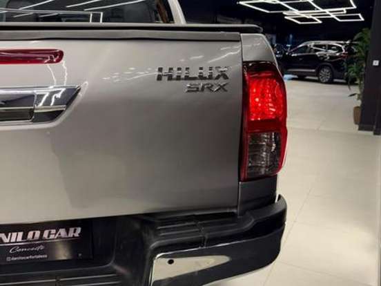 TOYOTA-HILUX-2.8 SRX 4X4 CD 16V DIESEL 4P AUTOMÁTICO TOYOTA-HILUX-2016