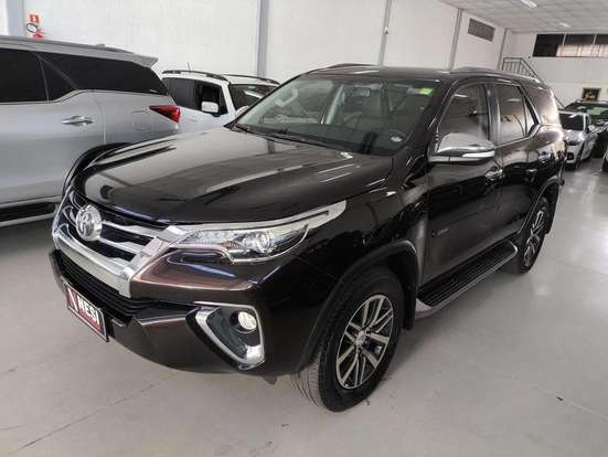 TOYOTA-HILUX-2.8 SRX 4X4 CD 16V DIESEL 4P AUTOMÁTICO TOYOTA-HILUX-2016