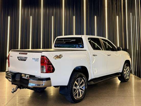 TOYOTA-HILUX-2016