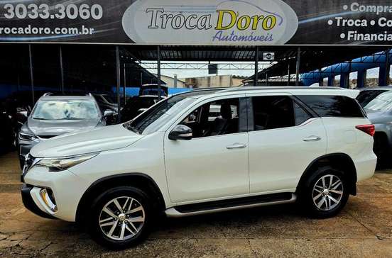 TOYOTA-HILUX-2.8 SRX 4X4 CD 16V DIESEL 4P AUTOMÁTICO TOYOTA-HILUX-2016