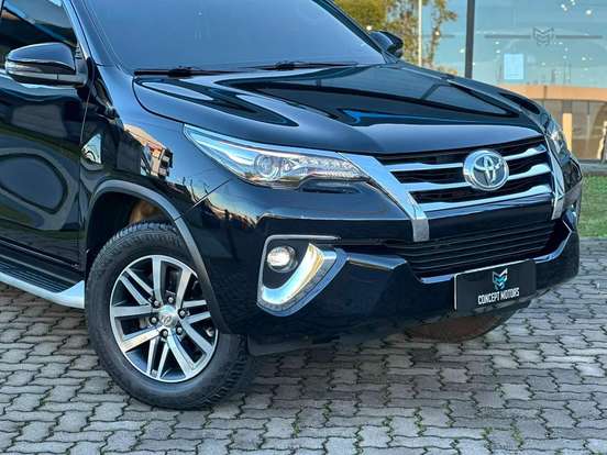 TOYOTA-HILUX-2.8 SRX 4X4 CD 16V DIESEL 4P AUTOMÁTICO TOYOTA-HILUX-2018