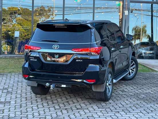TOYOTA-HILUX-2018