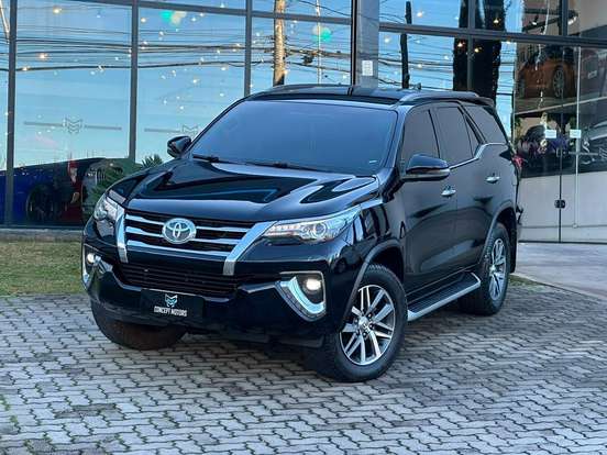 TOYOTA-HILUX-2018