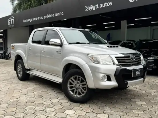 TOYOTA-HILUX-3.0 SRV 4X4 CD 16V TURBO INTERCOOLER DIESEL 4P AUTOMÁTICO TOYOTA-HILUX-2013