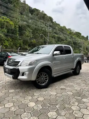 TOYOTA-HILUX-2013
