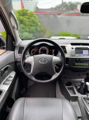 TOYOTA-HILUX-3.0 SRV 4X4 CD 16V TURBO INTERCOOLER DIESEL 4P AUTOMÁTICO TOYOTA-HILUX-2013