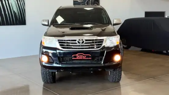 TOYOTA-HILUX-2011