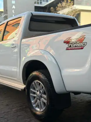 TOYOTA-HILUX-3.0 SRV 4X4 CD 16V TURBO INTERCOOLER DIESEL 4P AUTOMÁTICO TOYOTA-HILUX-2014