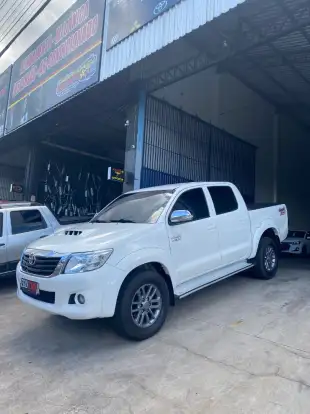 TOYOTA-HILUX-2014