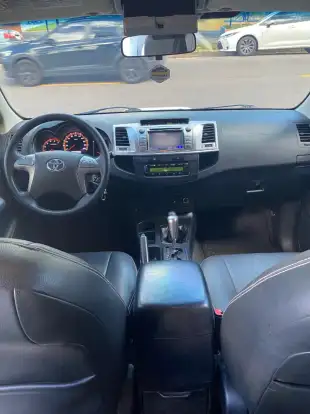 TOYOTA-HILUX-2014