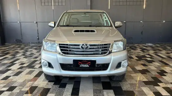 TOYOTA-HILUX-2012
