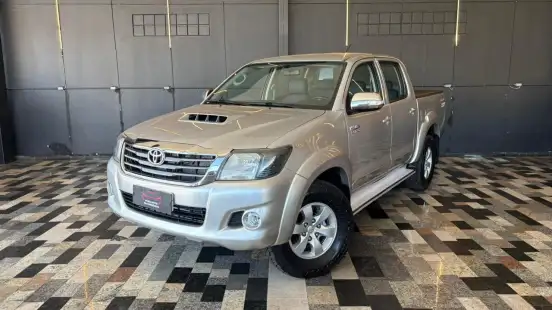 TOYOTA-HILUX-2012