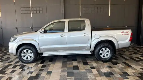 TOYOTA-HILUX-2012