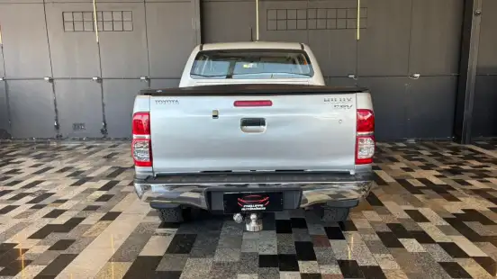 TOYOTA-HILUX-2012