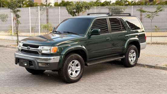 TOYOTA-HILUX-2001