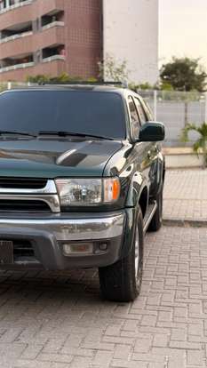 TOYOTA-HILUX-2001