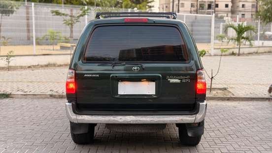 TOYOTA-HILUX-2001