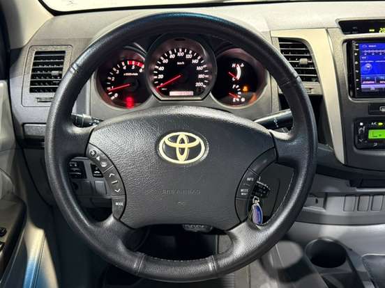 TOYOTA-HILUX-3.0 SRV 4X4 CD 16V TURBO INTERCOOLER DIESEL 4P AUTOMÁTICO TOYOTA-HILUX-2010
