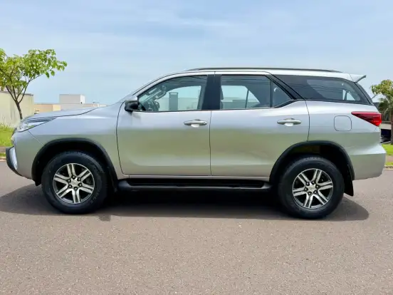 TOYOTA-HILUX SW4-2.7 SRV 7 LUGARES 4X2 16V FLEX 4P AUTOMÁTICO TOYOTA-HILUX SW4-2018