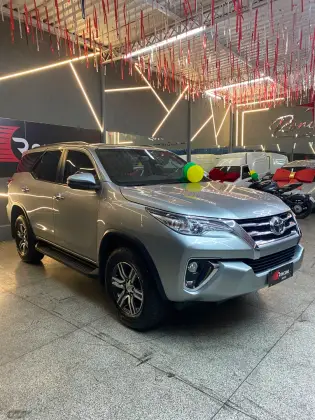 TOYOTA HILUX SW4 2.7 SRV 7 LUGARES 4X2 16V FLEX 4P AUTOMÁTICO