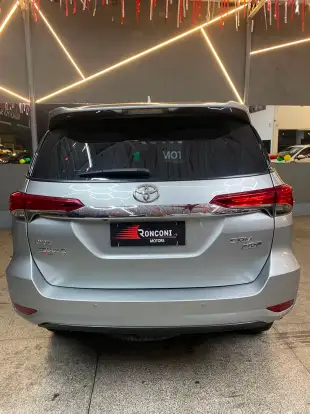 TOYOTA-HILUX SW4-2018