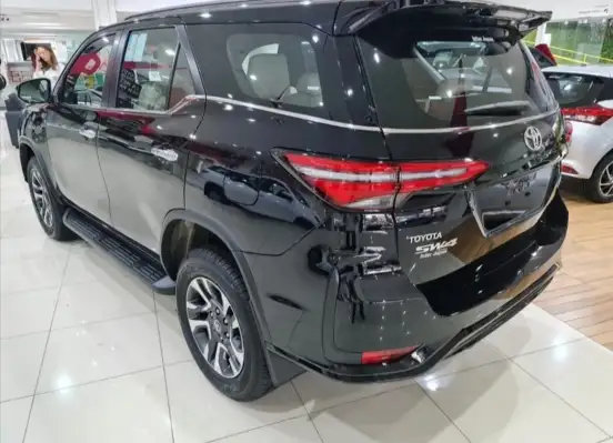 TOYOTA-HILUX SW4-2025