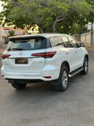TOYOTA-HILUX SW4-2023