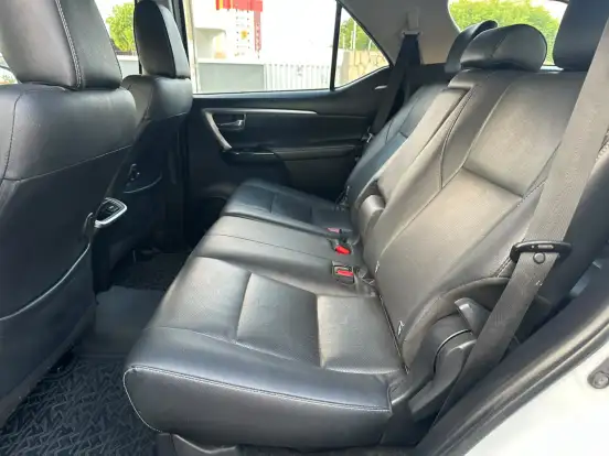 TOYOTA-HILUX SW4-2.8 D-4D TURBO DIESEL SRX 4X4 AUTOMÁTICO TOYOTA-HILUX SW4-2023