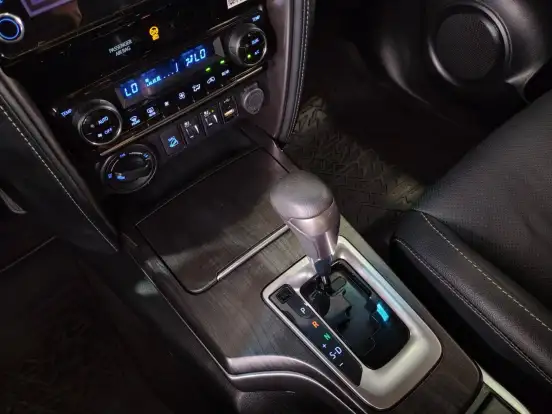 TOYOTA-HILUX SW4-2022