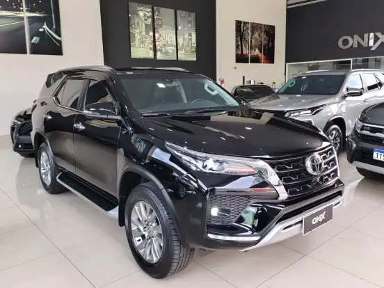 TOYOTA-HILUX SW4-2.8 D-4D TURBO DIESEL SRX 7L 4X4 AUTOMÁTICO TOYOTA-HILUX SW4-2022