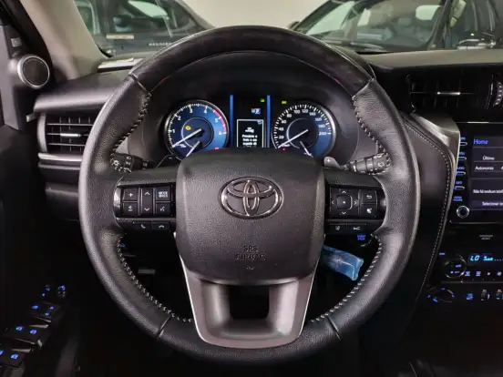 TOYOTA-HILUX SW4-2022