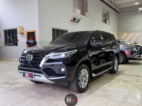 TOYOTA-HILUX SW4-2.8 D-4D TURBO DIESEL SRX 7L 4X4 AUTOMÁTICO TOYOTA-HILUX SW4-2022