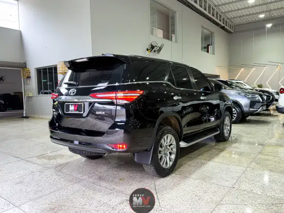 TOYOTA-HILUX SW4-2.8 D-4D TURBO DIESEL SRX 7L 4X4 AUTOMÁTICO TOYOTA-HILUX SW4-2022