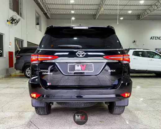 TOYOTA-HILUX SW4-2022