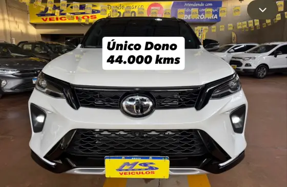 TOYOTA HILUX SW4 2.8 D-4D TURBO DIESEL SRX PLATINUM 4X4 AUTOMÁTICO