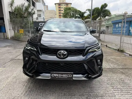 TOYOTA-HILUX SW4-2024