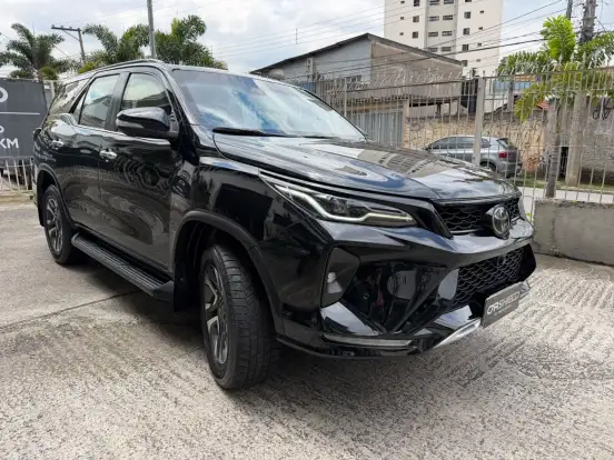 TOYOTA-HILUX SW4-2.8 D-4D TURBO DIESEL SRX PLATINUM 7L 4X4 AUTOMÁTICO TOYOTA-HILUX SW4-2024