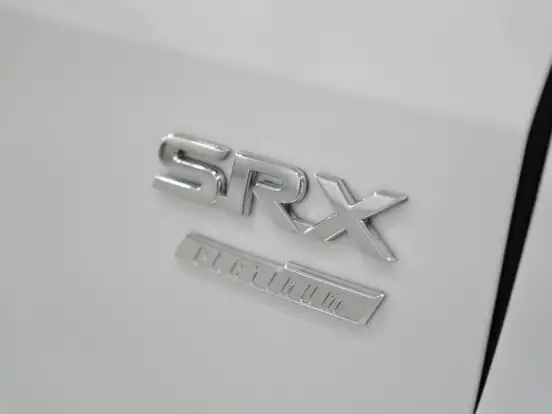TOYOTA-HILUX SW4-2.8 D-4D TURBO DIESEL SRX PLATINUM 7L 4X4 AUTOMÁTICO TOYOTA-HILUX SW4-2025