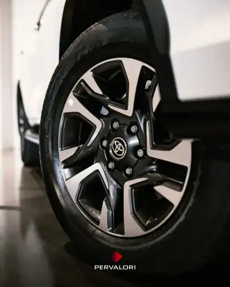 TOYOTA-HILUX SW4-2025