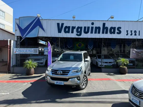 TOYOTA HILUX SW4 2.8 SRX 4X4 16V TURBO INTERCOOLER DIESEL 4P AUTOMÁTICO