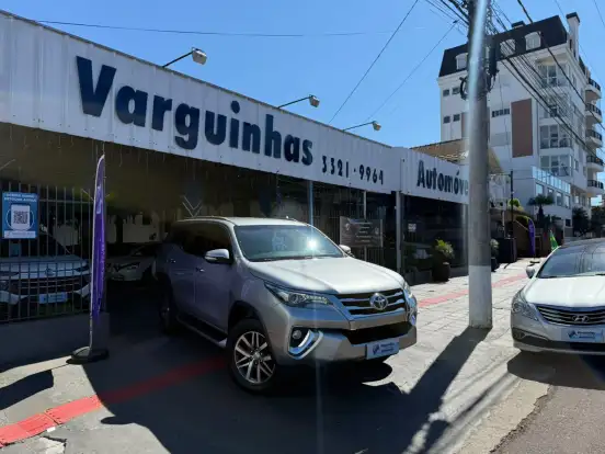 TOYOTA-HILUX SW4-2016